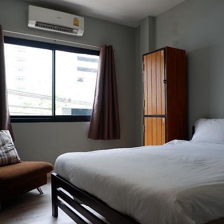 1989 Sukhumvit Bangkok Hostel Exterior photo