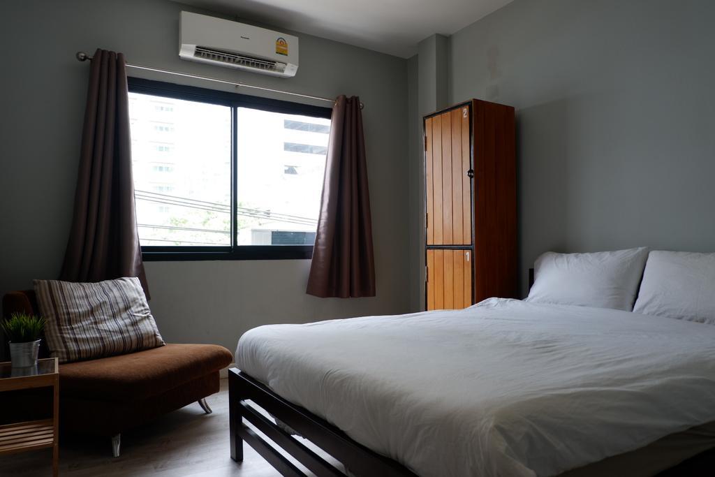 1989 Sukhumvit Bangkok Hostel Exterior photo
