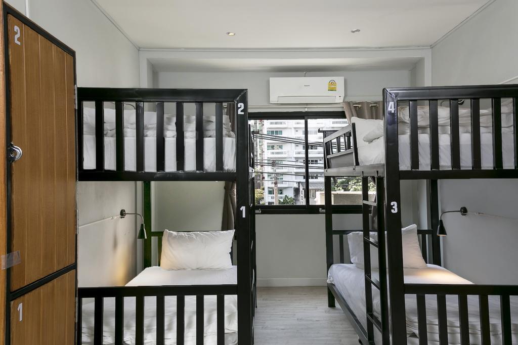 1989 Sukhumvit Bangkok Hostel Exterior photo