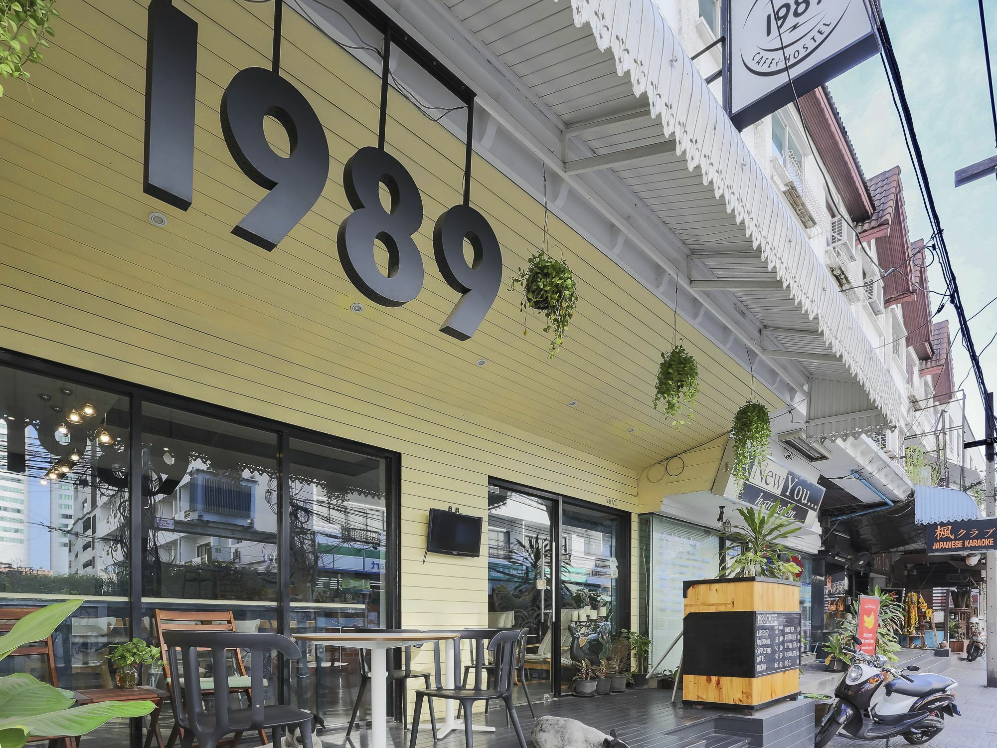 1989 Sukhumvit Bangkok Hostel Exterior photo